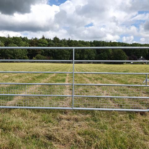 M4 Half Mesh Gate